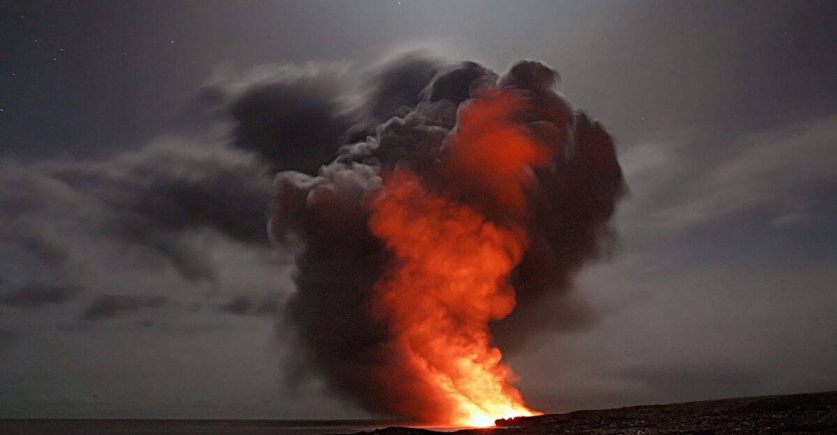 volcano hawaii lava cloud ash water volcanic eruption volcanoes geological disaster natural terrain hot dangerous active night fire flame danger nature smoke heat landscape volcano volcano volcano volcano volcano lava fire fire fire smoke